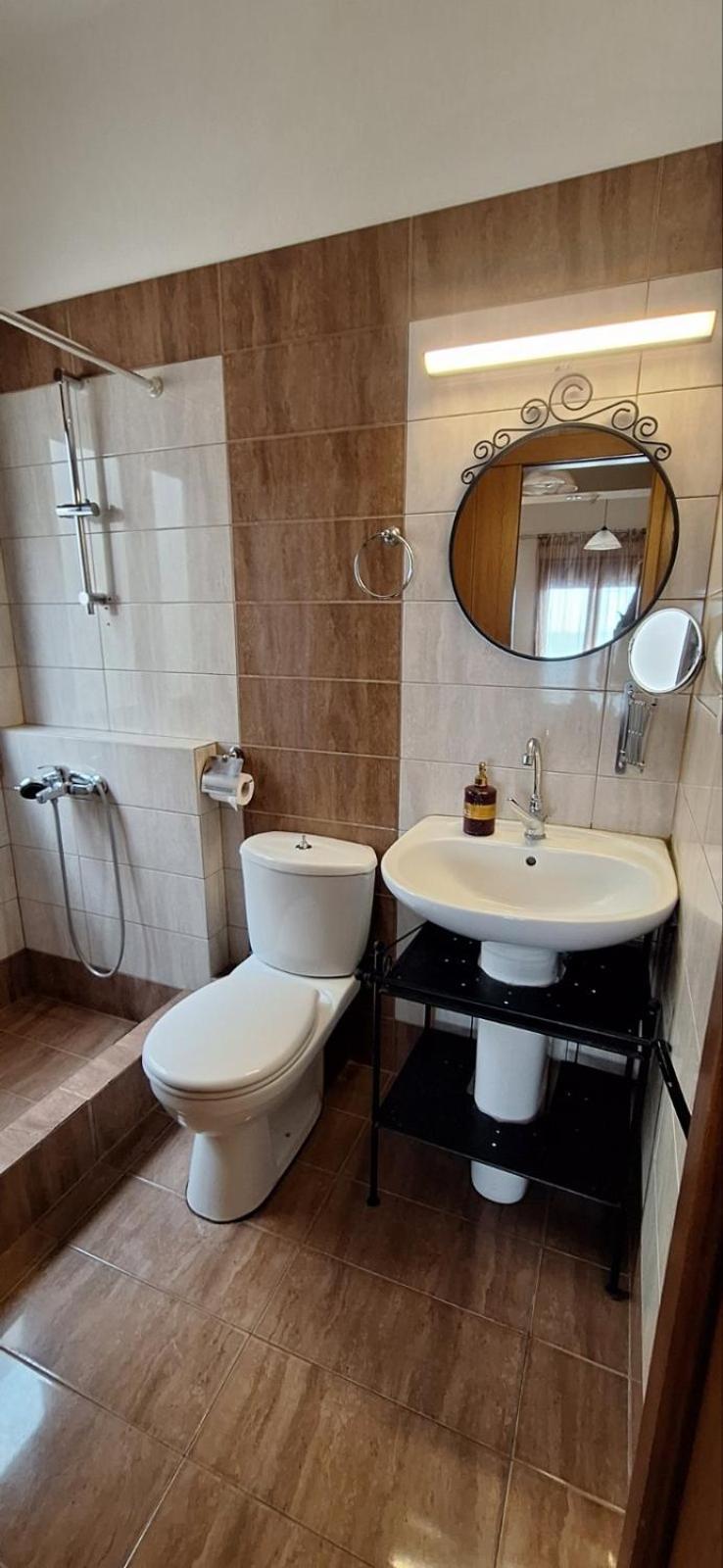 Diolkos Apartement เนอาโรดา ห้อง รูปภาพ